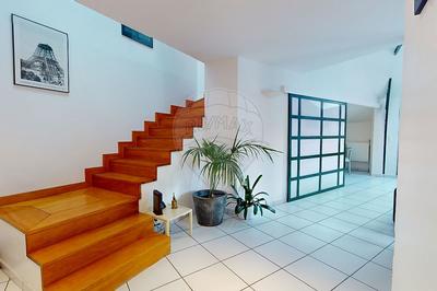 Appartement - 140 m² - 6 pièces