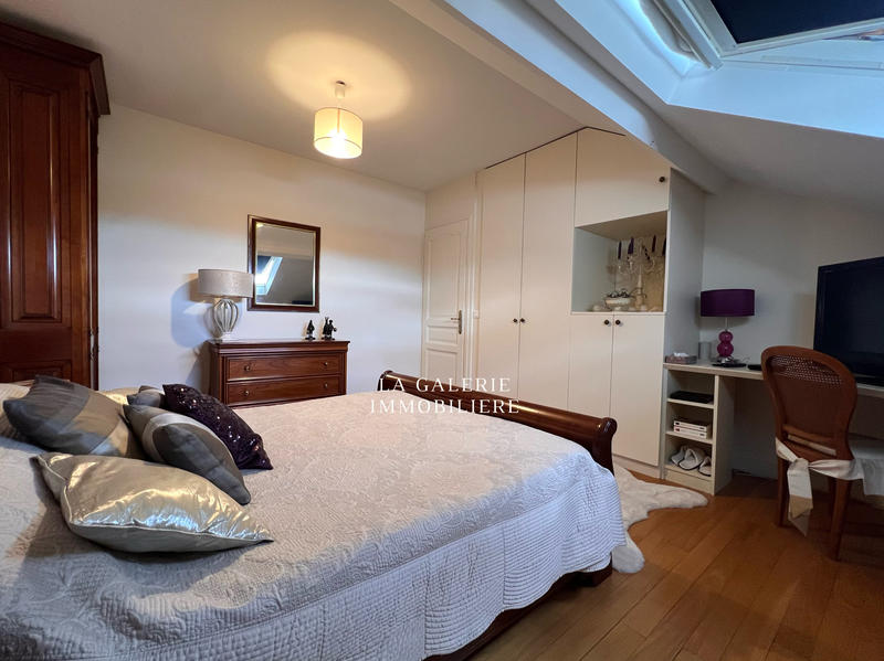 Maison - 186 m² - 8 pièces