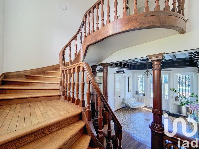 Maison - 471 m² - 11 pièces