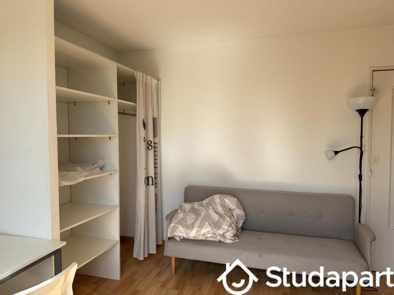Chambre - 12 m² - 1 pièce