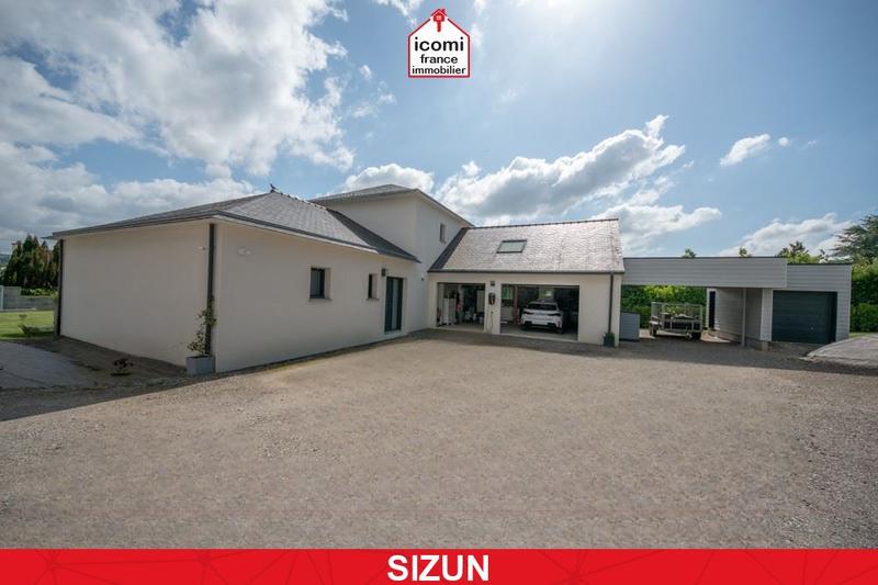 Maison - 220 m² - 6 pièces