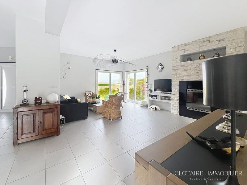 Maison - 205 m² - 5 pièces