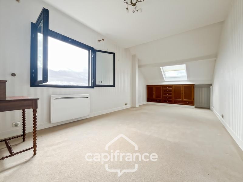 Maison - 200 m² - 6 pièces