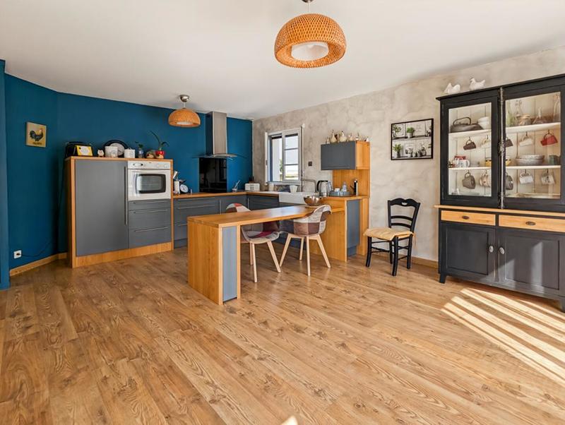 Maison - 165 m² - 8 pièces