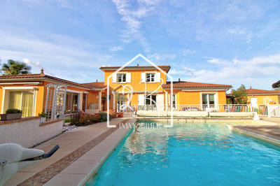 Villa - 253 m² - 10 pièces