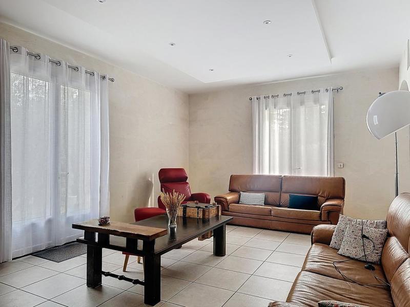 Maison - 300 m² - 7 pièces