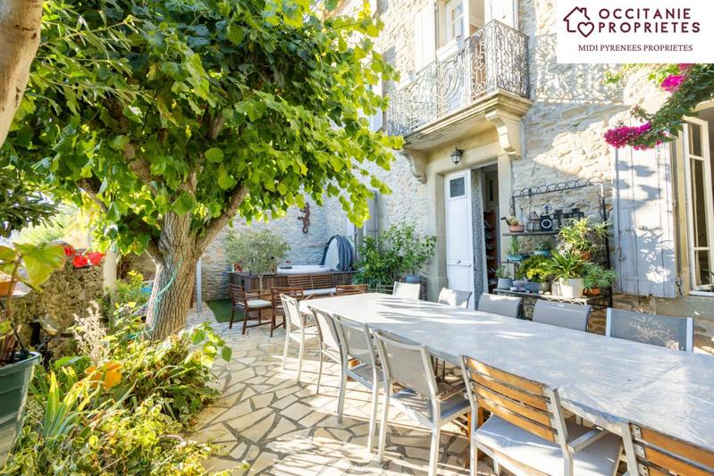 Maison de village - 315 m² - 12 pièces