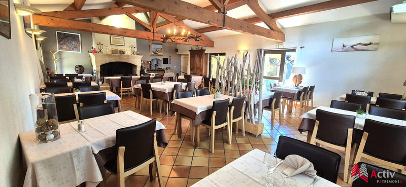 Maison - 390 m² - 12 pièces