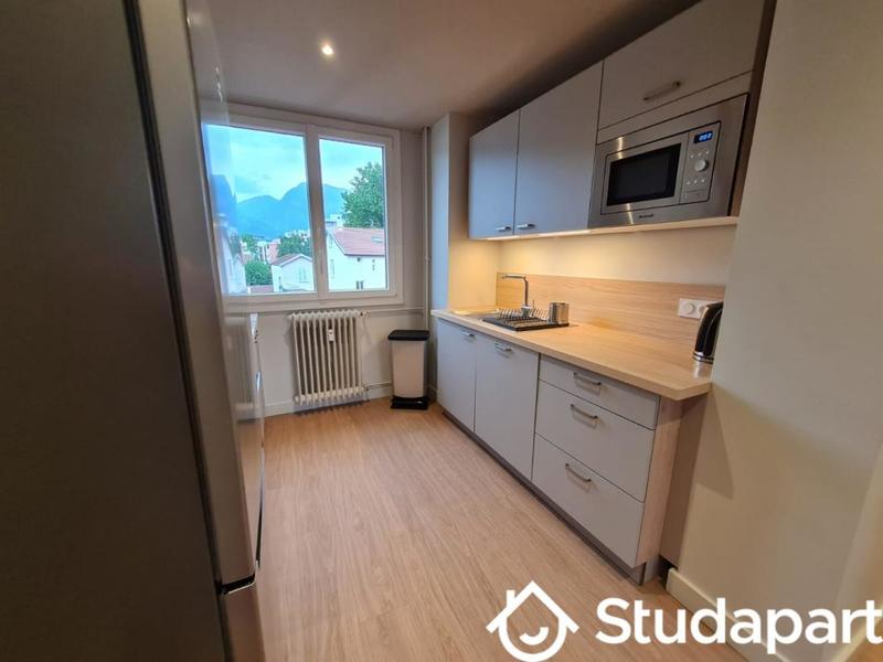 Chambre - 9 m² - 1 pièce