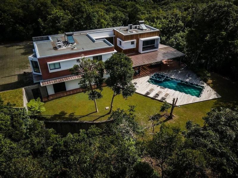 Villa - 395 m² - 9 pièces