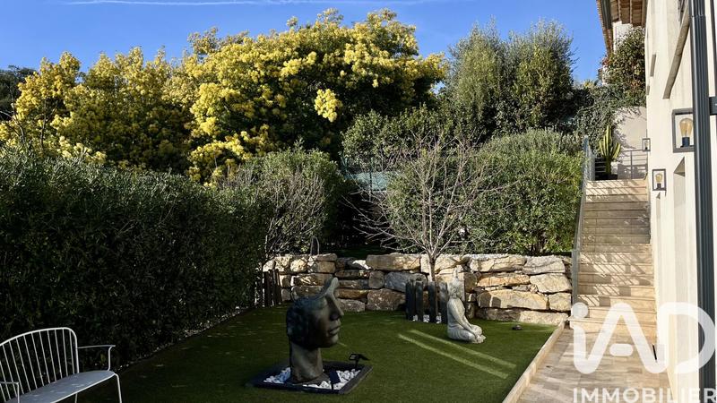 Maison - 166 m² - 10 pièces