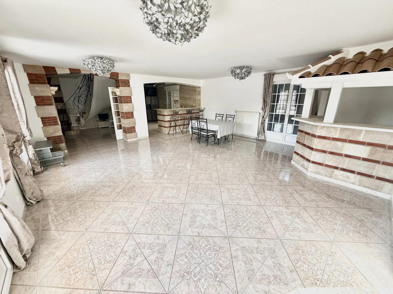 Villa - 230 m² - 7 pièces