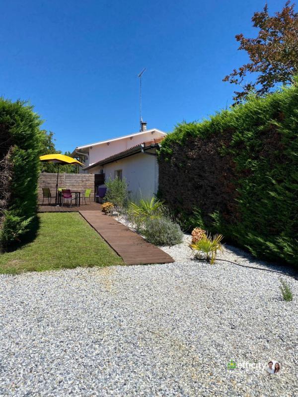 Maison - 260 m² - 7 pièces