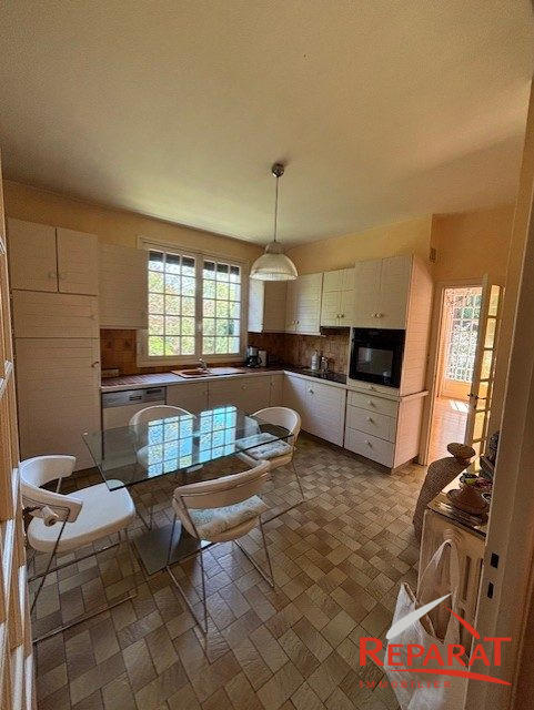 Maison traditionnelle - 187 m² - 6 pièces