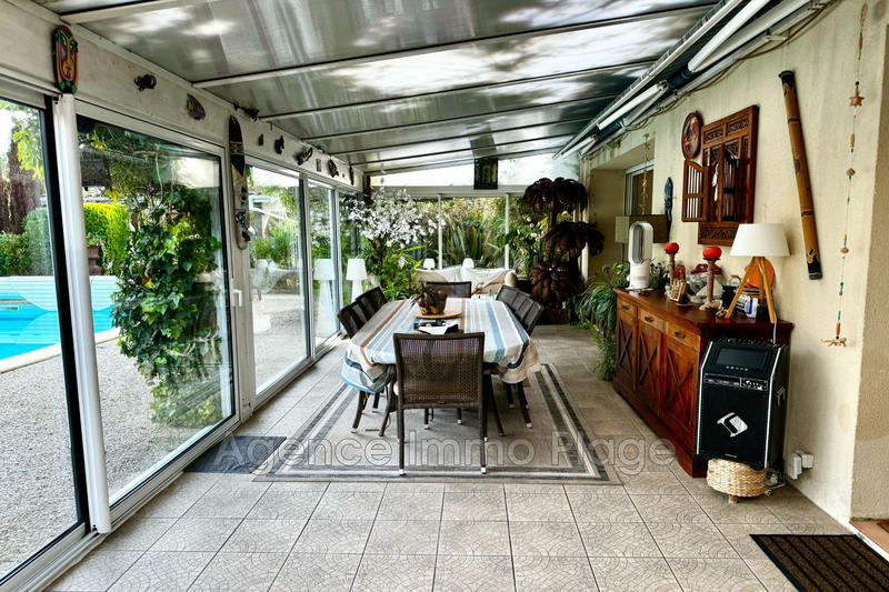 Maison - 325 m² - 10 pièces