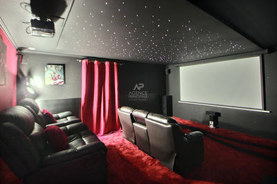 Maison - 231 m² - 7 pièces