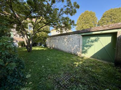 Maison - 201 m² - 7 pièces