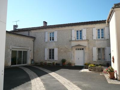 Maison - 350 m² - 9 pièces