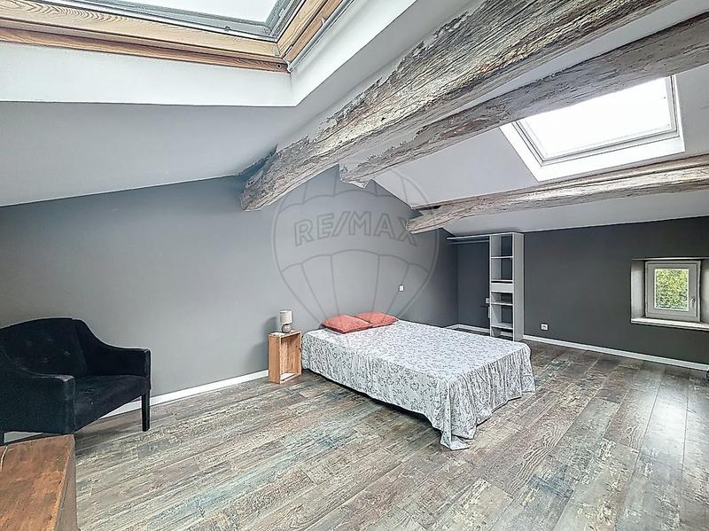 Maison - 224 m² - 7 pièces