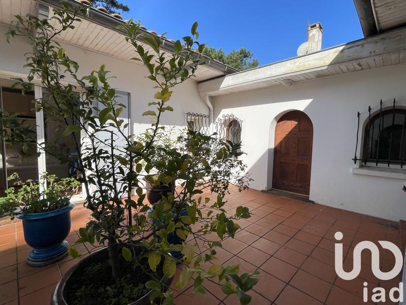 Maison - 290 m² - 12 pièces