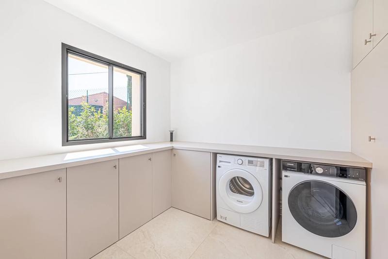 Maison - 375 m² - 10 pièces