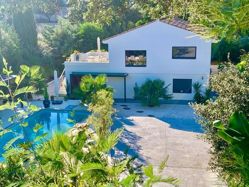 Maison - 180 m² - 6 pièces