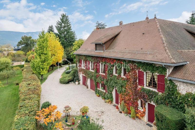 Demeure - 370 m² - 10 pièces