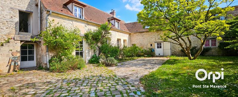 Maison - 323 m² - 6 pièces