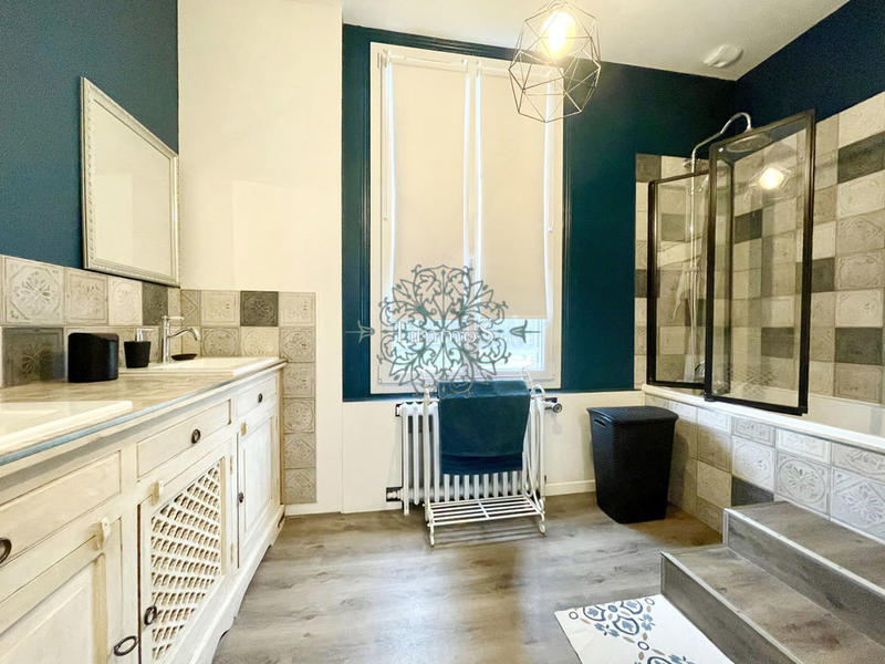 Maison bourgeoise - 198 m² - 10 pièces