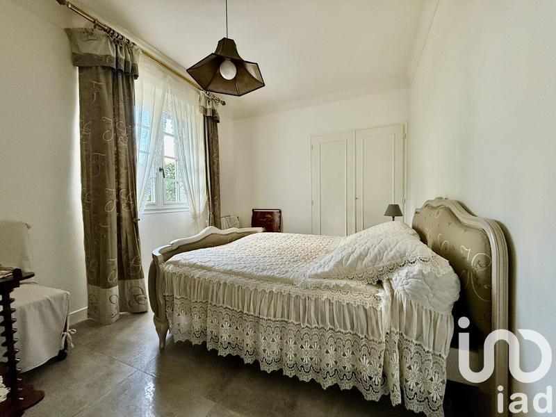 Maison - 200 m² - 11 pièces