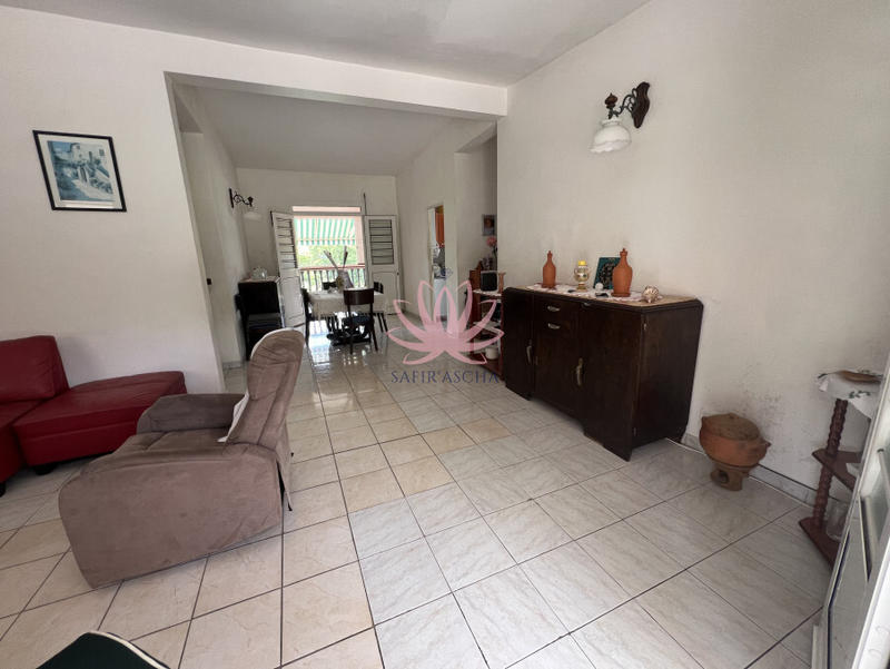 Maison - 252 m² - 5 pièces