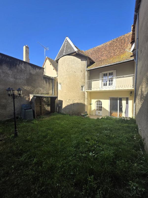 Maison - 102 m² - 4 pièces