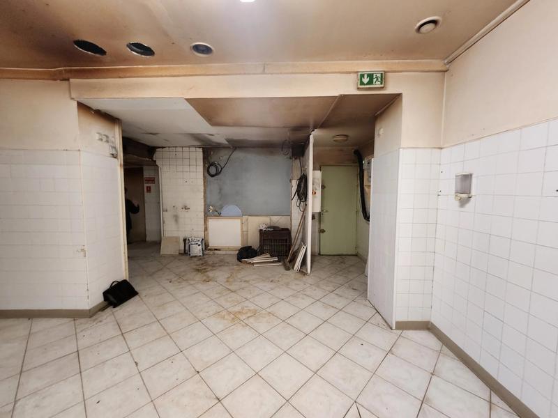 Local commercial - 149 m² - 8 pièces