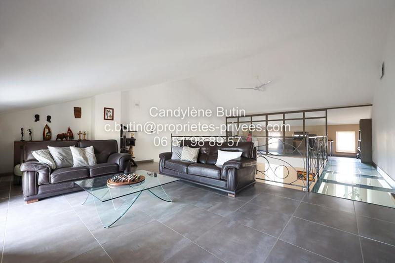 Maison - 278 m² - 10 pièces