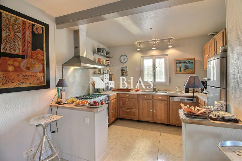 Maison - 264 m² - 10 pièces