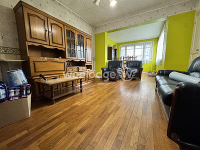 Maison - 94 m² - 5 pièces