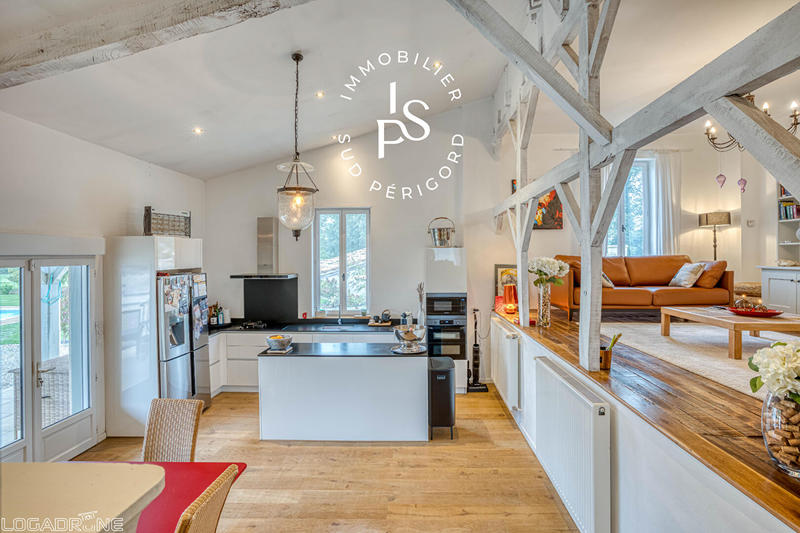 Maison - 200 m² - 5 pièces