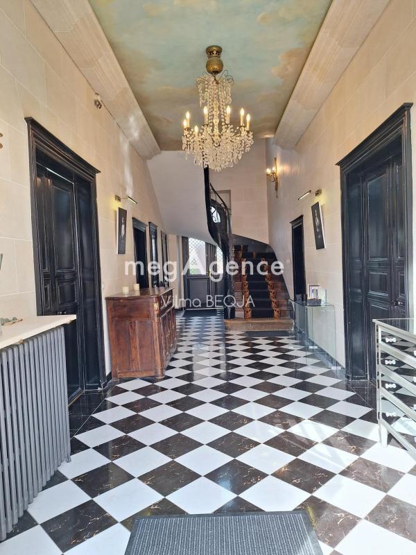 Maison - 285 m² - 8 pièces