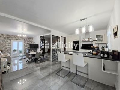 Maison - 123 m² - 5 pièces