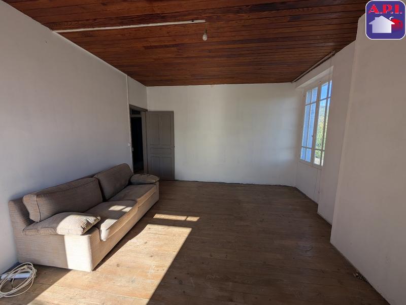 Maison - 241 m² - 11 pièces