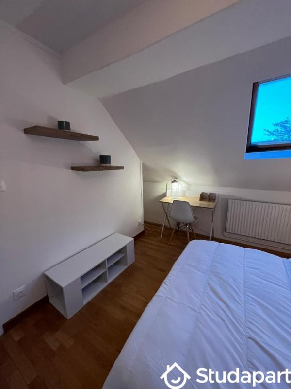 Chambre - 14 m² - 1 pièce