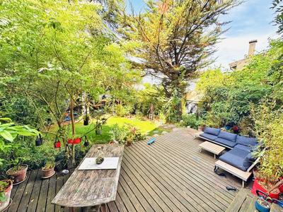 Maison - 200 m² - 6 pièces