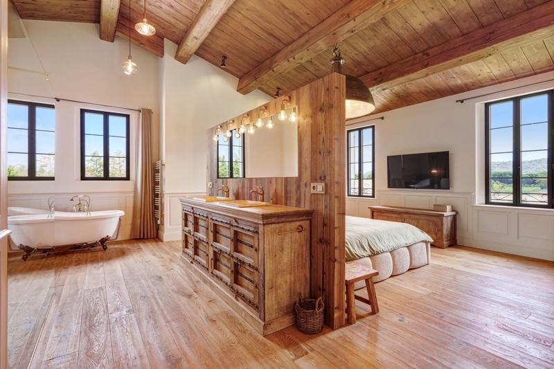 Maison - 480 m² - 8 pièces