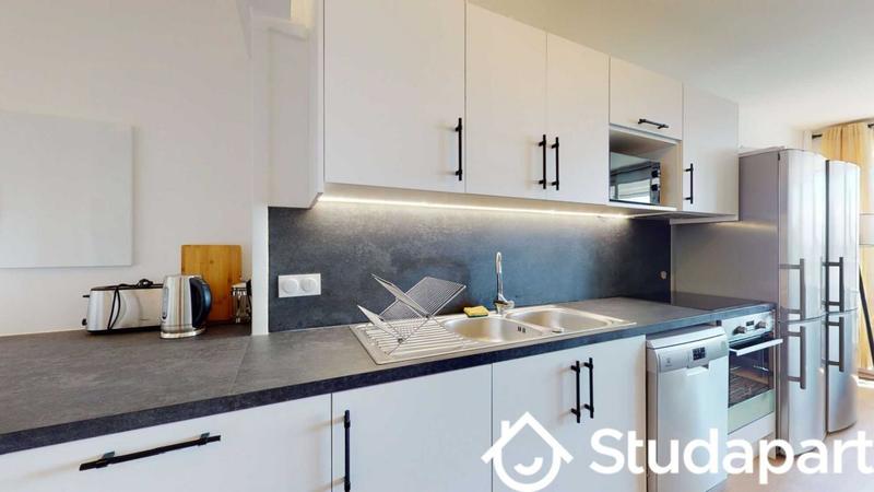 Chambre - 11 m² - 1 pièce