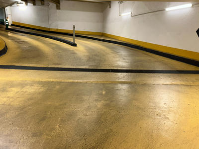 Parking / Garage - 18 m²