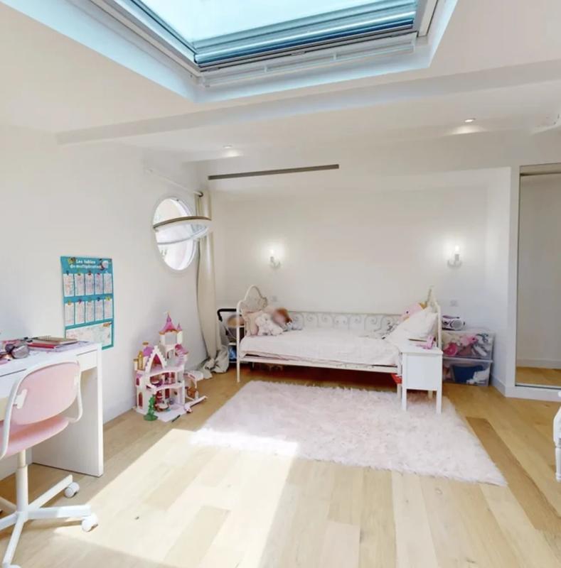 Maison - 200 m² - 7 pièces