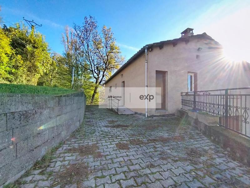 Maison - 98 m² - 5 pièces