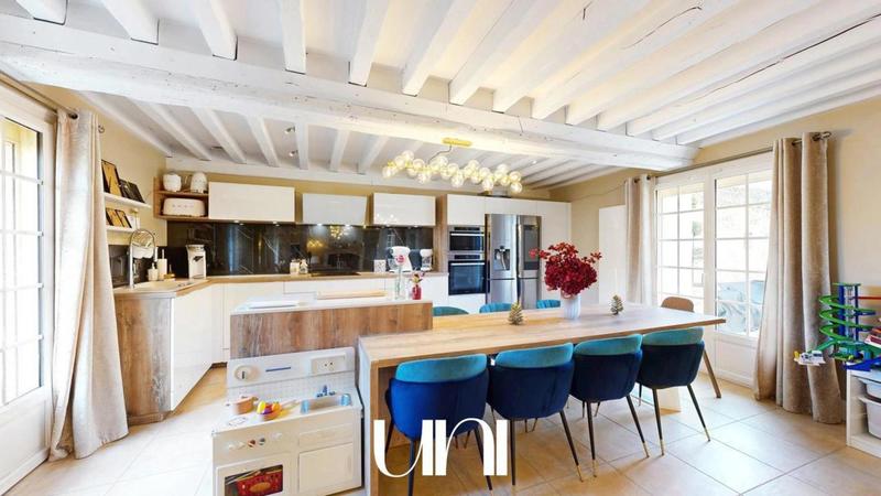 Maison - 180 m² - 5 pièces