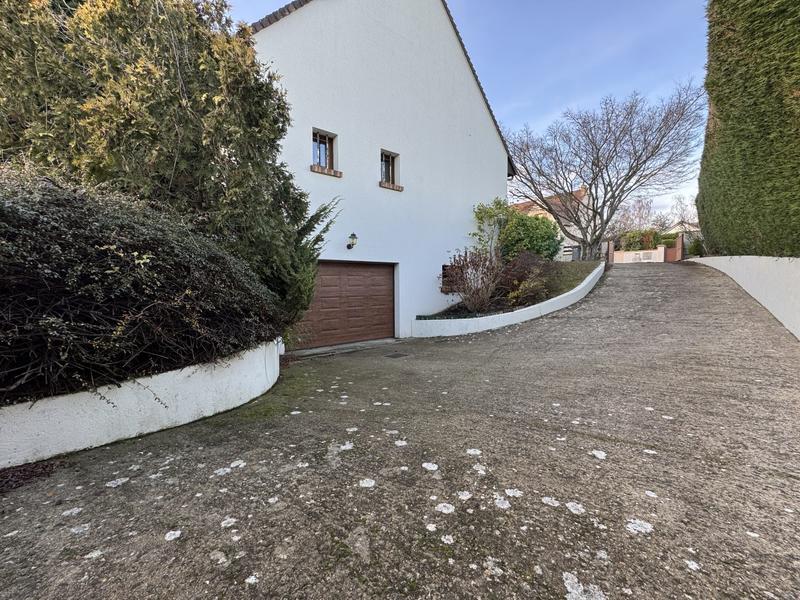 Maison - 145 m² - 6 pièces