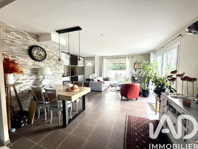 Maison - 140 m² - 5 pièces